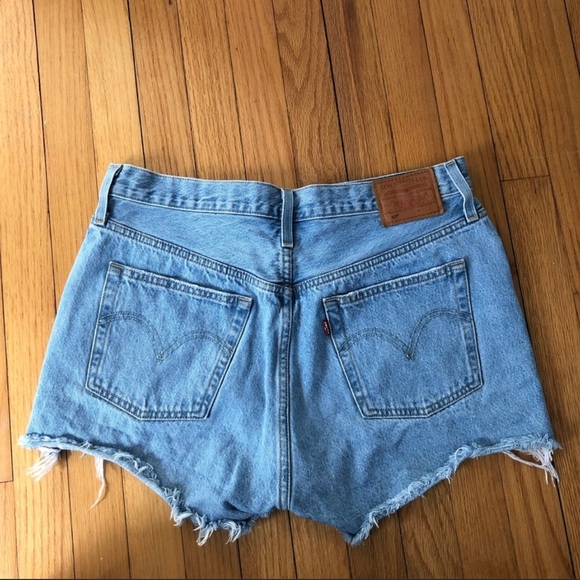 Levi’s 501 Denim Shorts Size 31 - Picture 2 of 7